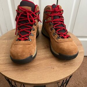 Columbia Women’s Hiking Boots New